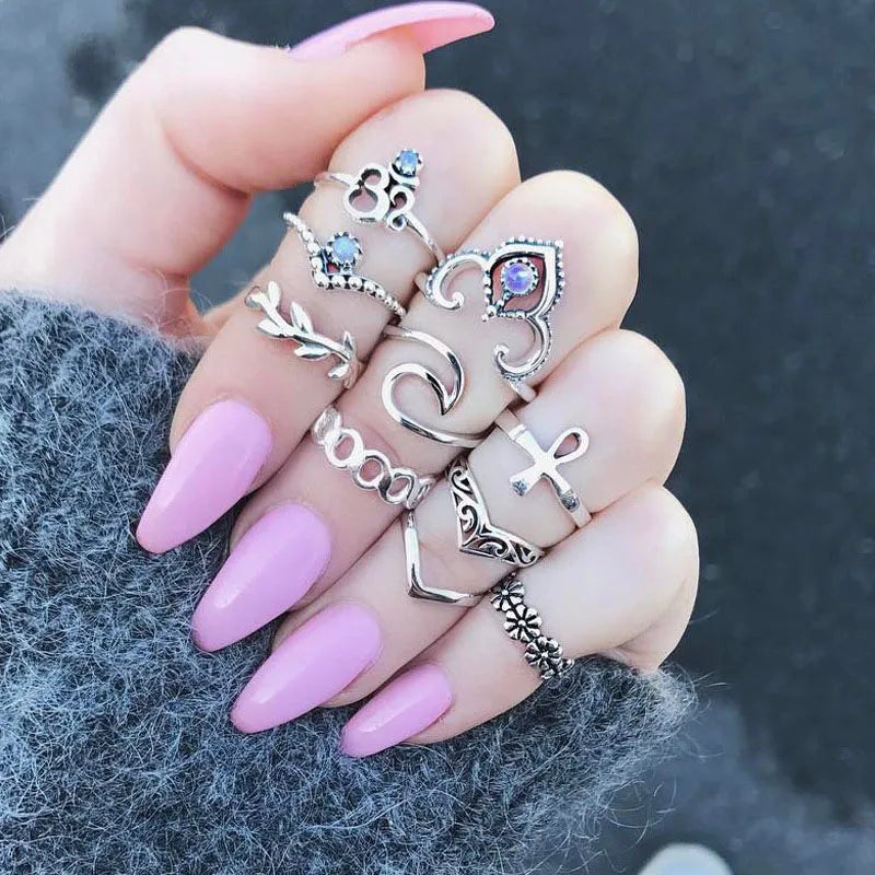 Aveuri-Christmas Gift New Year's Eve Gift Vintage Boho Finger Rings Set Moon Snake Crystal Midi Kunckle Ring For Women Wedding Party Jewelry Accessories