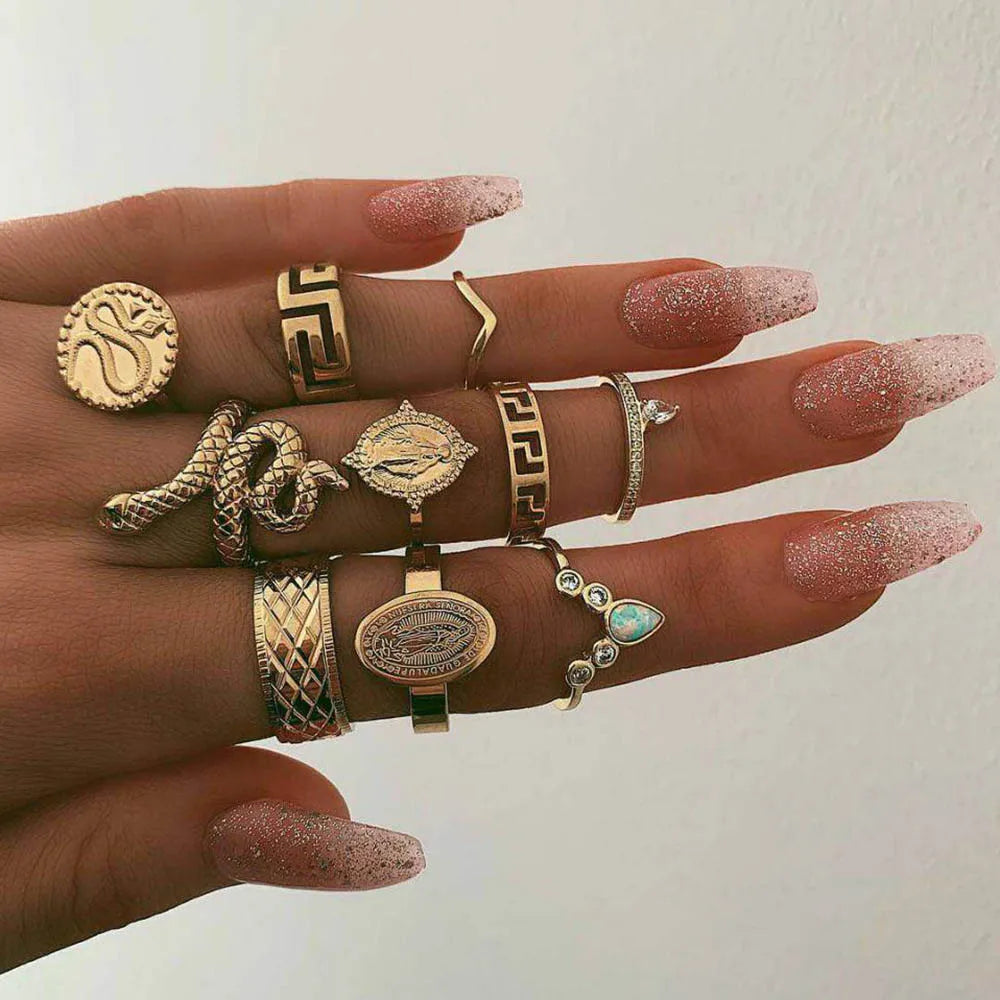 Aveuri-Christmas Gift New Year's Eve Gift Vintage Boho Finger Rings Set Moon Snake Crystal Midi Kunckle Ring For Women Wedding Party Jewelry Accessories