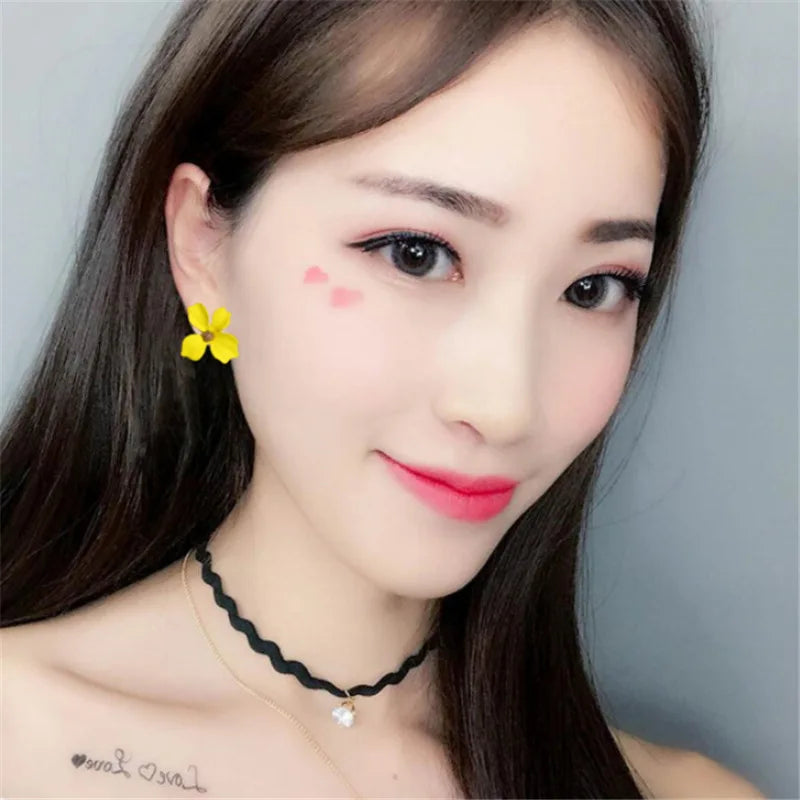 Aveuri-Christmas Gift New Year's Eve Gift Korean Cute Small flower Stud Earrings For women fresh and sweet Statement Earring Girl 2019 Fashion Jewelry