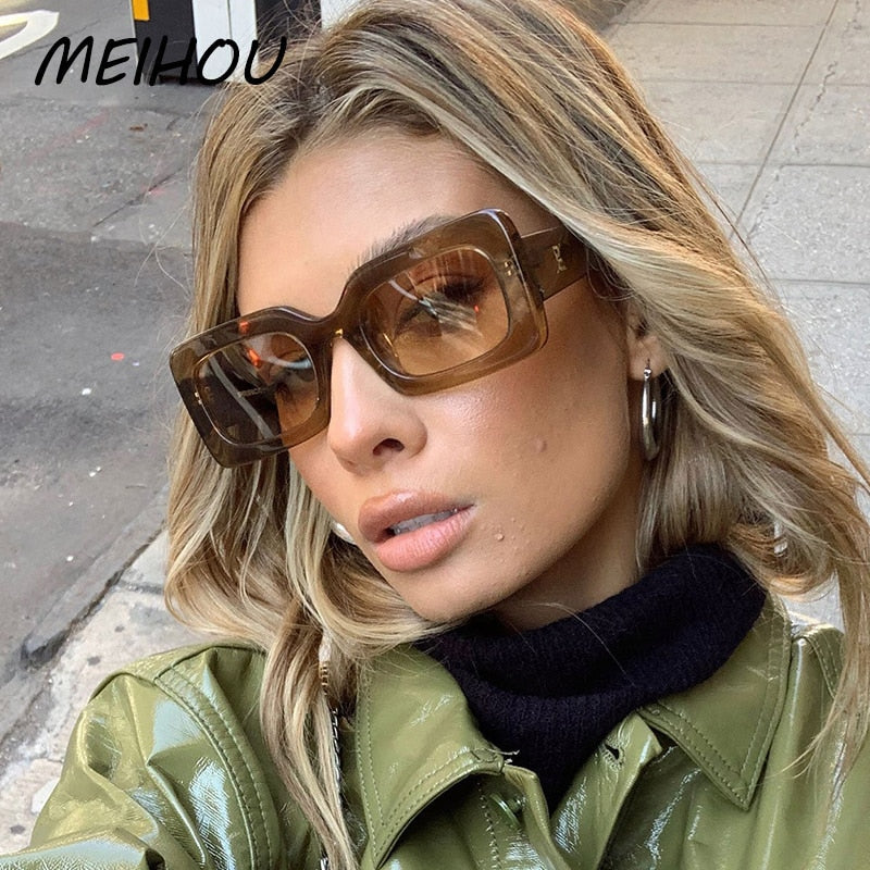 Aveuri  2024 Vintage Sunglasses Women Square Fashion Rivets Clear Oversized Elegant Sunglasses Female UV400 Eyewear