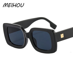 Aveuri  2024 Vintage Sunglasses Women Square Fashion Rivets Clear Oversized Elegant Sunglasses Female UV400 Eyewear