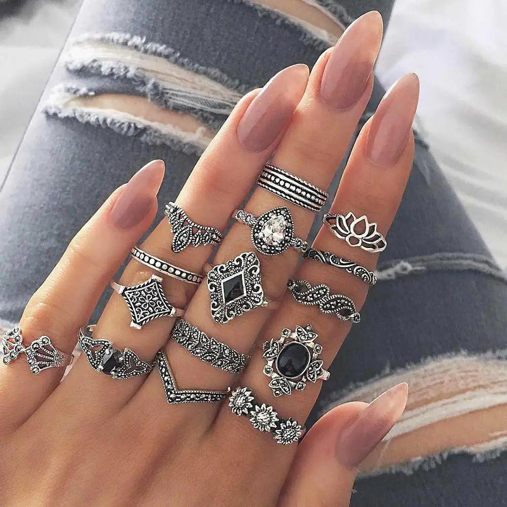 Aveuri-Christmas Gift New Year's Eve Gift Vintage Boho Finger Rings Set Moon Snake Crystal Midi Kunckle Ring For Women Wedding Party Jewelry Accessories