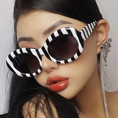 Aveuri  Graduation Party Fashion Stripe Decoration Sunglasses Women 2024 Luxury Brand Retro Oval Black White Sunglass Female Trending Shades Glasses