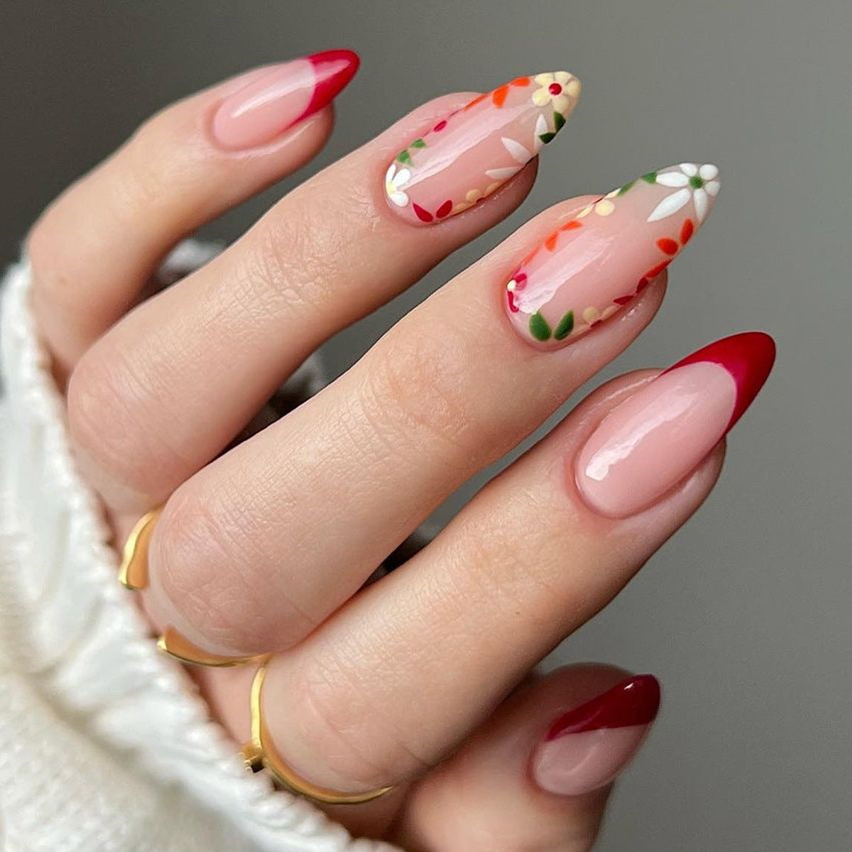 women’s fall fashion 2024 New Ins Style Wear Nail Manicure French Small Chrysanthemum Removable Fake Nail Press on Nails