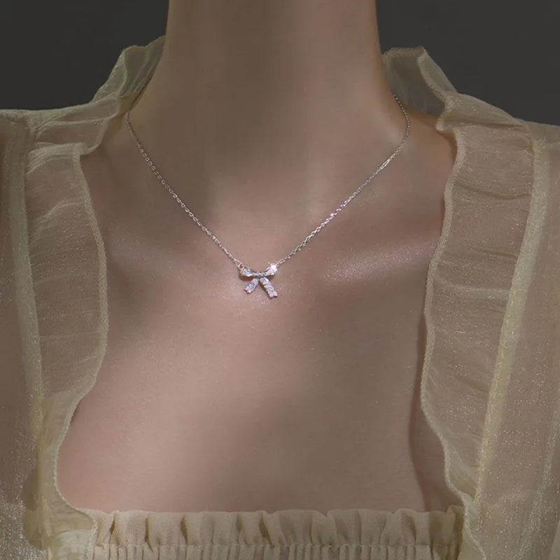 Aveuri Silver Color Bow Clavicle Chain Necklace Fashion Acrylic Crystal Pendant Necklace For Women INS Jewelry Kpop Accessories