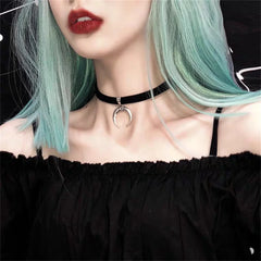 Aveuri Vintage Velvet Leather Choker Necklace For Women Gothic Silver Color Moon Pedant Collar Fashion Women Bar Party Jewelry