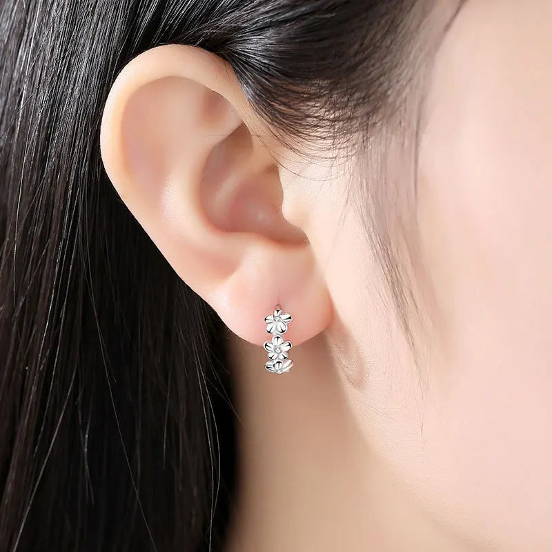 Aveuri Nice 925 Sterling Silver Needle Earrings for Women Lady Wedding Fashion High Quality Jewelry Crystal Zircon Flower Stud