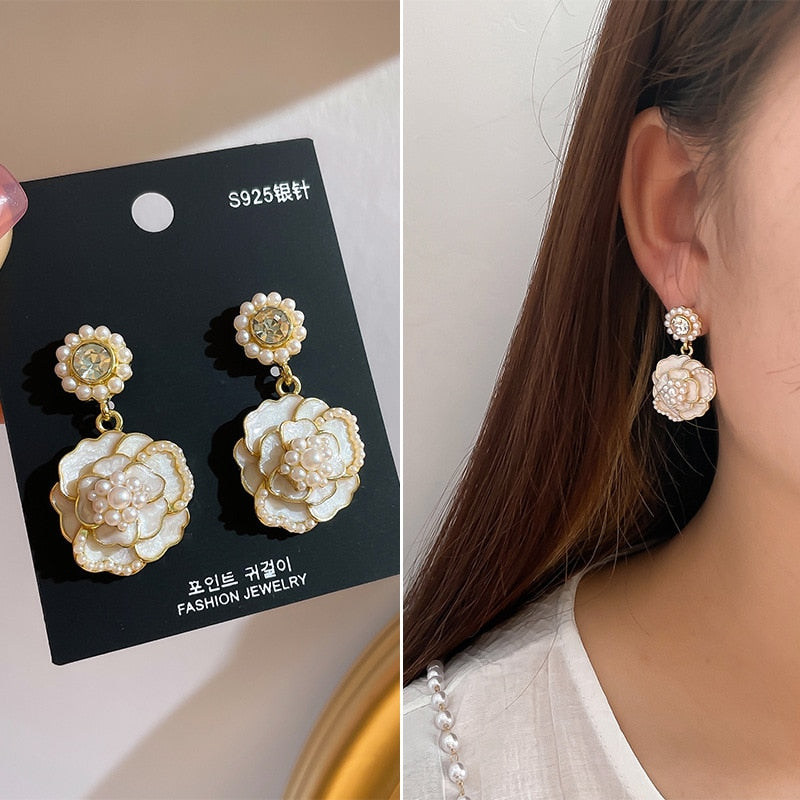 Aveuri Vintage Camellia Rose Dripping Oil CZ Stud Earrings for Women Fashion Flower Drops Pearl Earrings 2023Trendy Accessories Jewelry