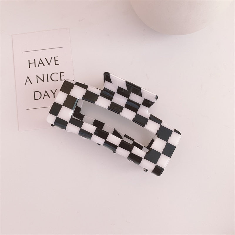 Aveuri Back to school Elegant Black White Plaid Grab Clip Large Acetate Hair Clip Crab Hair Claws For Women Girl Hair Accessories Hair Style Make Tool