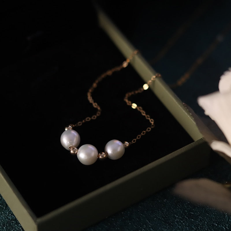 Aveuri Christmas Gift 2023 New Simple Elegant Imitation Pearl Pendant Gold Choker Necklace For Woman Korean Fashion Jewelry Lady's Sexy Clavicle Chain