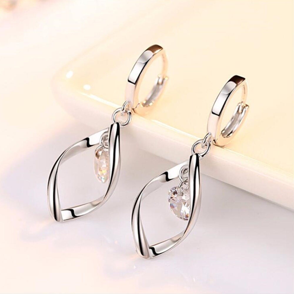 Christmas Gift alloy new Jewelry new woman jewelry fashion earrings high quality retro hollow long fashion