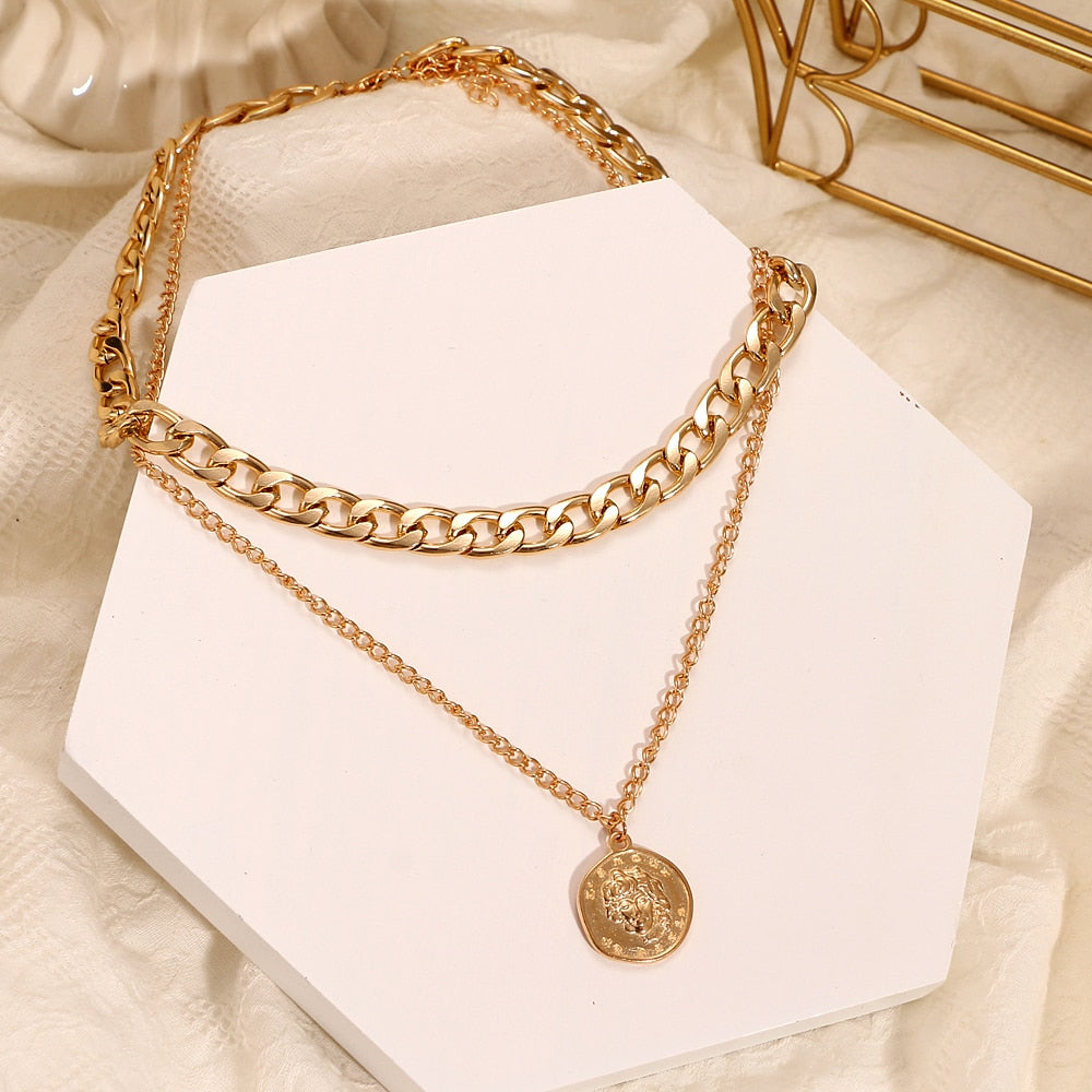 Aveuri Punk Layered Chain Necklace Neck Chains for Women Vintage Exaggerated Golden Goth Hoop Metal Necklace 2023 Clavicle Jewelry