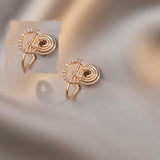 Christmas Gift Pearl Gold Color Pendant Letter Ear Bone Clip Earrings No Pierced for Women Fashion Spiral Spring Earrings Party Jewelry Gifts