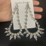 Aveuri Luxury Crystal Small Water Drop Long Dangle Earrings Jewelry For Women Bling Crystal Hanging Geometric Drop Earring Accessories