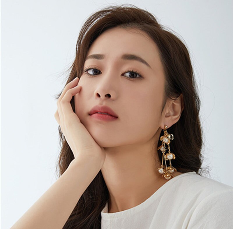 AVEURI Korean New Retro Personality Metal Pearl Long Tassel Studs Earrings For Women Party Jewelry Gifts