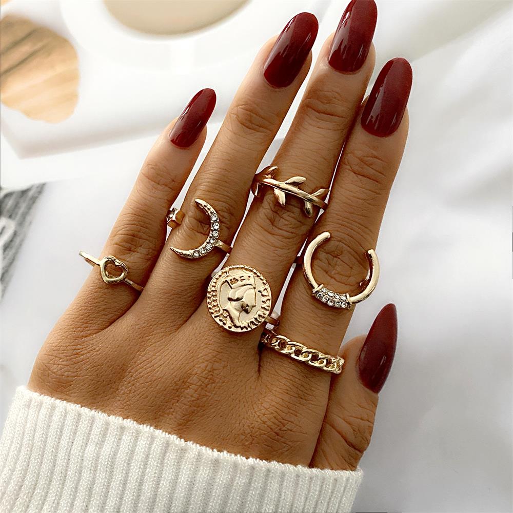 Aveuri Punk Vintage Gold Wide Chain Rings Set For Women Girls Fashion Irregular Finger Thin Rings Gift 2023  Female Jewelry Party