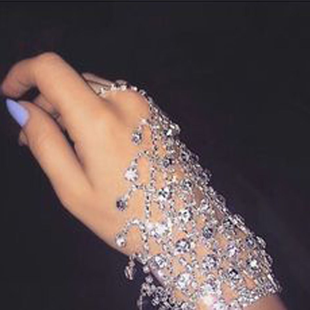 Aveuri Fashion Personality Rhinestone Short Tassel Ladies Bracelet Jewelry Sexy Luxury Shiny Crystal Connect Fingers Hand Accessories