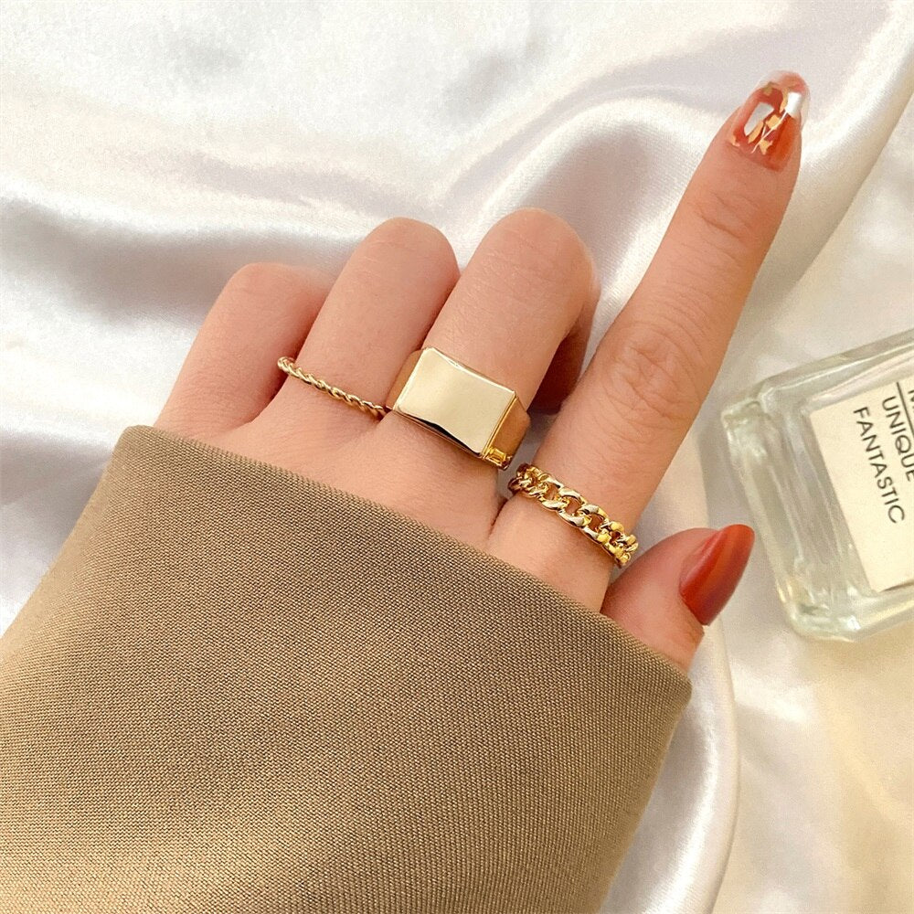 Aveuri Punk Gold Wide Chain Rings Set For Women Girls Fashion Irregular Finger Thin Rings Gift 2023 Female Jewelry Party