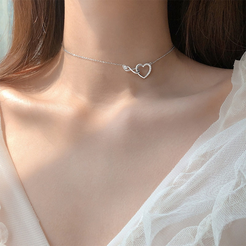 Christmas Gift 2023 New alloy Cross Heart Charm Necklace Creative Elegant Clavicle Chain Jewelry For Women Choker dz230