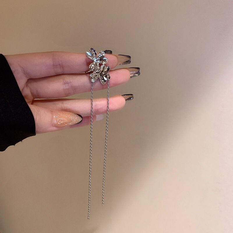 Aveuri 2023 Fashion Long Tassel Geometric Metal Flower Stud Earrings For Women French Charm Chain Earrings Statement Wedding Jewelry New