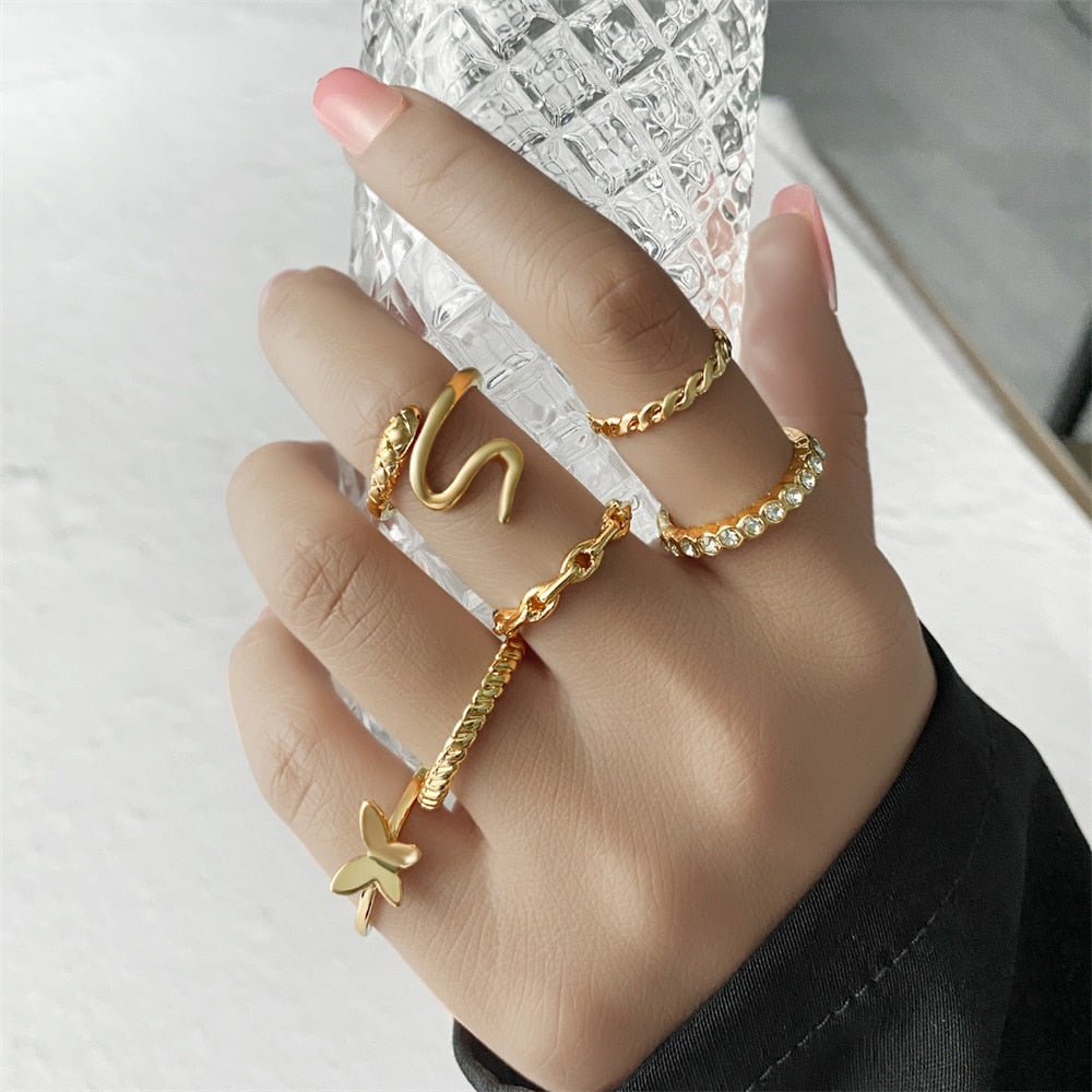 Aveuri Punk Vintage Gold Wide Chain Rings Set For Women Girls Fashion Irregular Finger Thin Rings Gift 2023  Female Jewelry Party