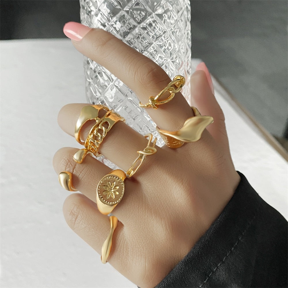 Aveuri Punk Vintage Gold Wide Chain Rings Set For Women Girls Fashion Irregular Finger Thin Rings Gift 2023  Female Jewelry Party