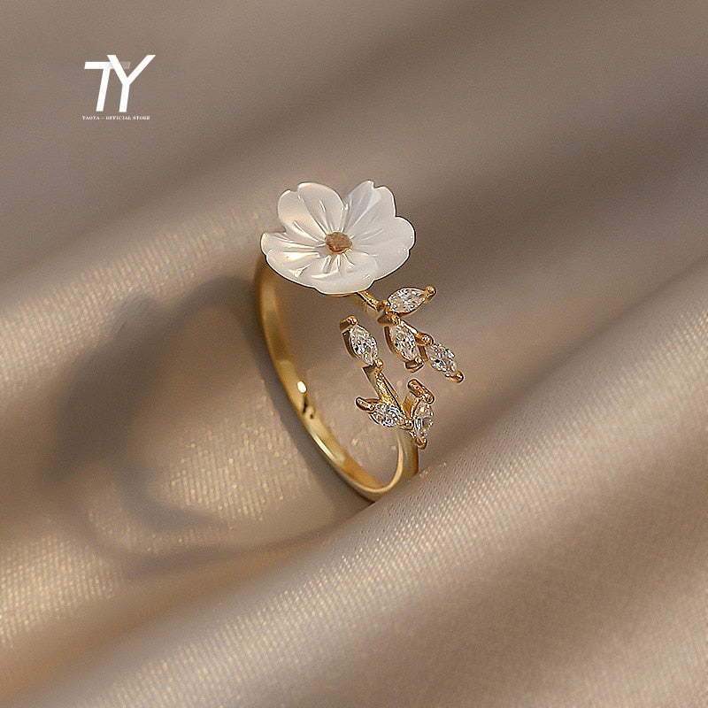 Christmas Gift Elegant White Shell Flower Branch Shape Golden Opening Rings Korean Fashion Jewelry Wedding Girls Unusual Accessories For Woman