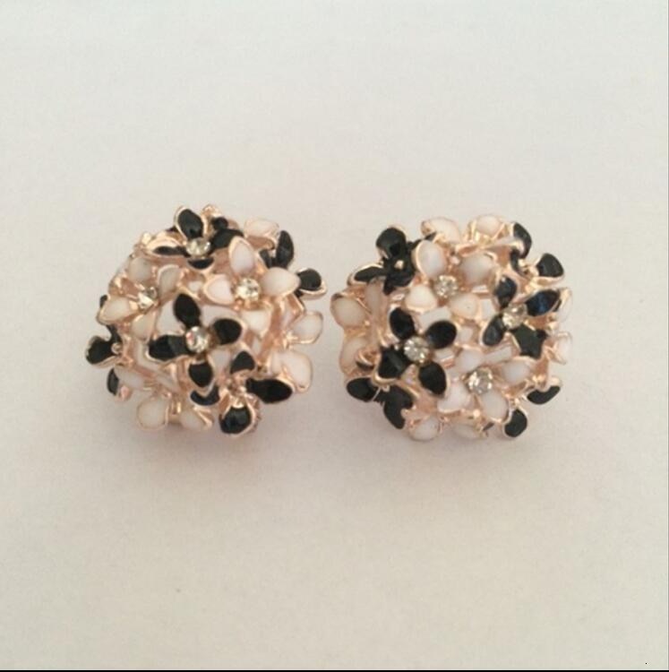 Stud Earrings for Women Female 2023 Boucle d'oreille Crystal Flower Clover Earring Gold Bijoux Jewelry Brincos Mujer