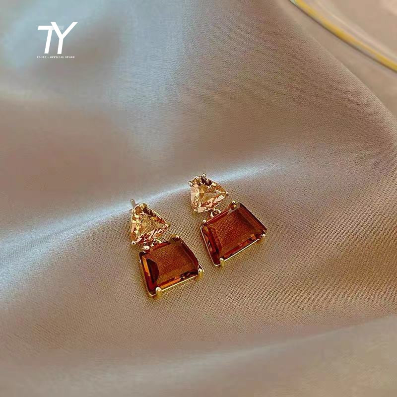 Christmas Gift Advanced geometric tawny Crystal Square Gold Earrings For Woman Korean Fashion Jewelry Goth Party  Luxury Girl‘s Cute Earrings