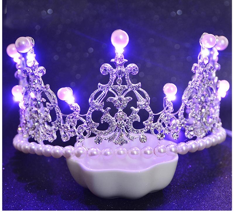 Aveuri Wedding Crown Tiaras Bridal Pearl Headband Tiaras And Crowns LED Light Crown Bride Headpiece Wedding Hair Accessories Diadema