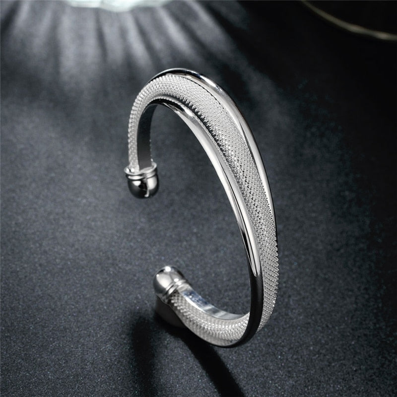 Aveuri Alloy Fashion Jewelry Large Reticulated Bracelet Women Bangle Wedding Engagement Jewelry