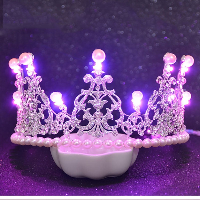 Aveuri Wedding Crown Tiaras Bridal Pearl Headband Tiaras And Crowns LED Light Crown Bride Headpiece Wedding Hair Accessories Diadema