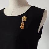 AVEURI 2022 Korea New Design Brooch Matte Gold Metal Baroque Spike Tassel Elegant Simple Retro Fashion Brooch For Women Girls Gift Party