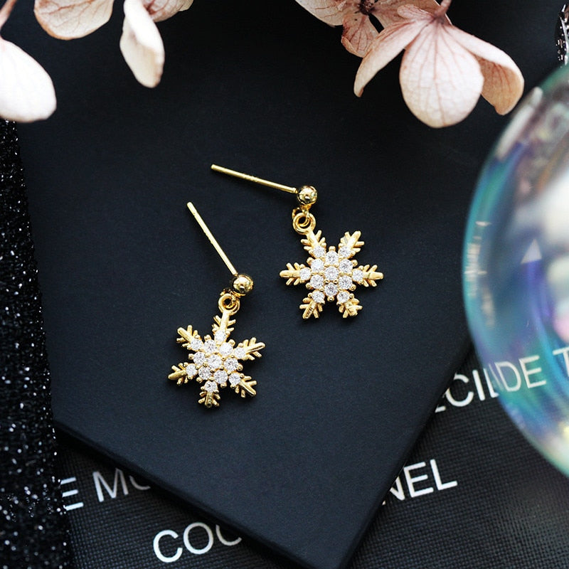 Christmas Gift Needle Autumn And Winter Sweet Snowflake Ear Ring Simple Creative  Earrings Small Christmas Ear Jewelry.