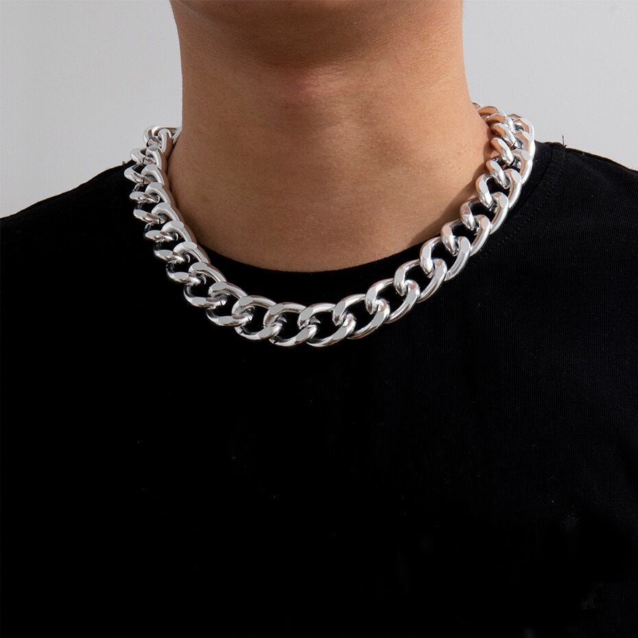 Aveuri Punk Simple Chunky Chain Necklaces for Women Goth Thick Chain on the Neck Statement Choker Necklace Men Fashion Couple Jewelry