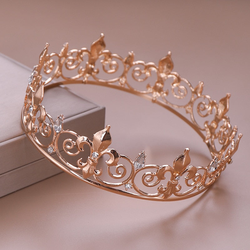 Aveuri Gold Round Crown King Queen Wedding Tiara Bride Headpiece Men Party Crystal Hair Jewelry Wedding Hair Accessories