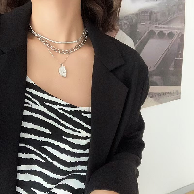 Choker Irregular Crescent Pendant Necklace For Women Metal Mujer Multi-Layer Chain Charm Jewelry Collier Femme 2023 Trend