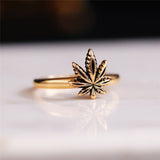 Graduation Gift Vintage Maple Leaf Band Rings for Women Antique Color Daily Wear Delicate Finger Accessories Party Versatile Girl Jewelry