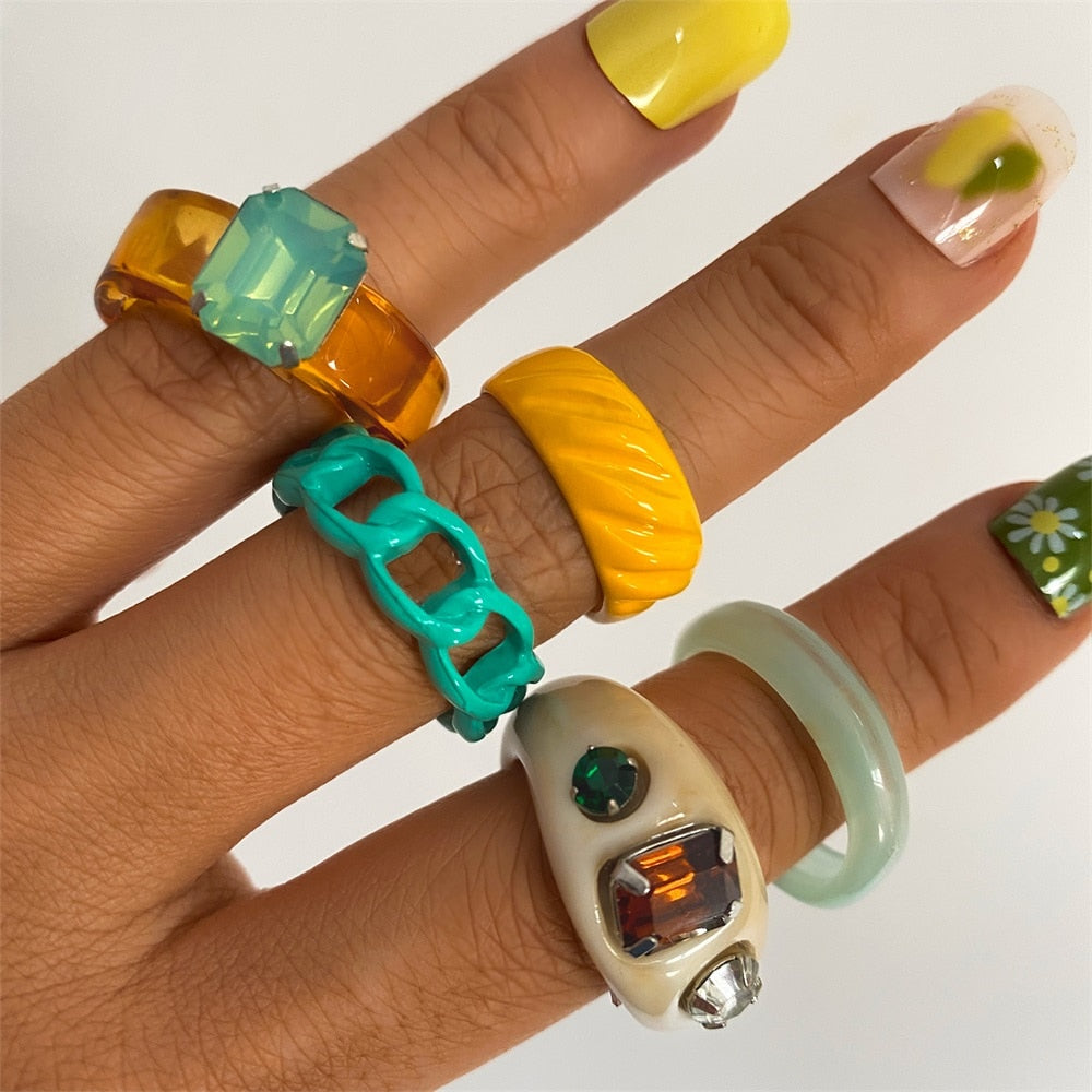 Aveuri Y2K Style Korean Colorful Resin Chain Rings Set for Women Fashion Colorful Multilayered Heart Ring Wholesale Jewelry