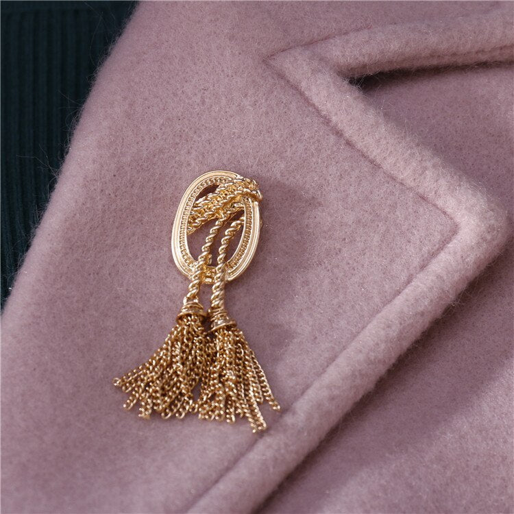 AVEURI 2022 Korea New Design Brooch Matte Gold Metal Baroque Spike Tassel Elegant Simple Retro Fashion Brooch For Women Girls Gift Party