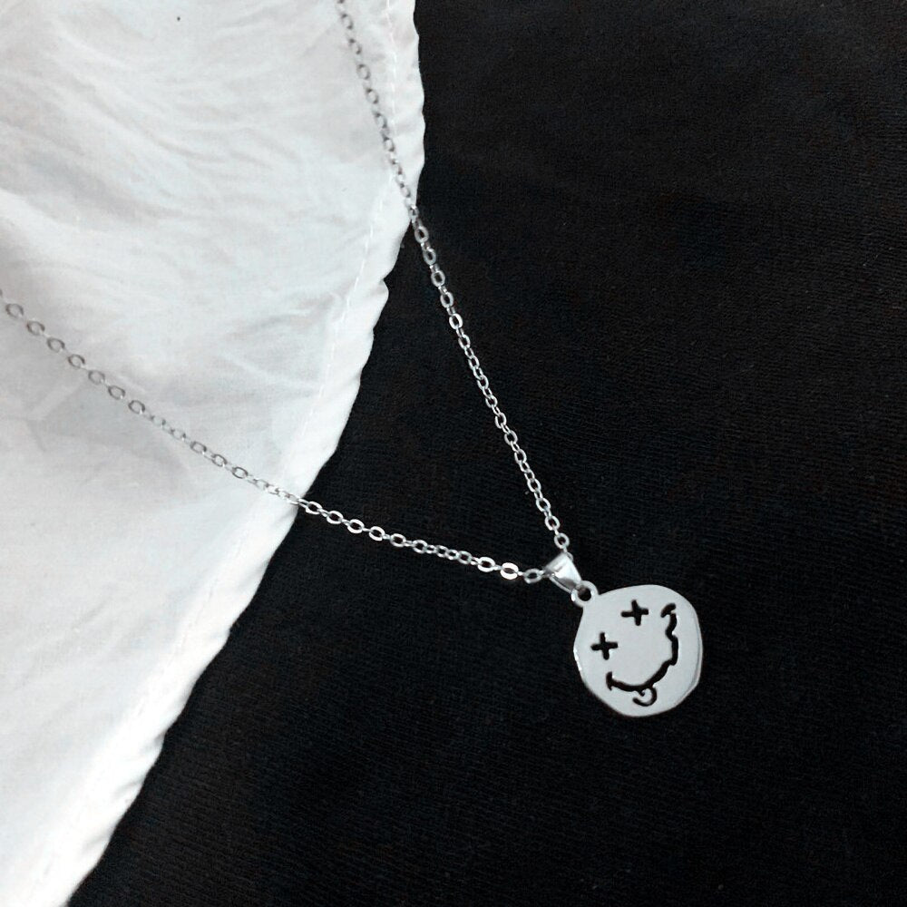 Aveuri Punk Smiley Face Necklace Gothic Style Hip Hop Chain Smile Pendant Necklace For Women Men Girl Neck Chain Couple Streetwear Gift