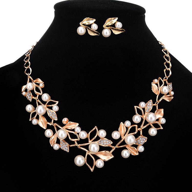 Vintage Simulated Pearl Jewelry Sets for Women 2023 Fashion Flower Statement Necklace and Earring Set Wedding Party Accessories