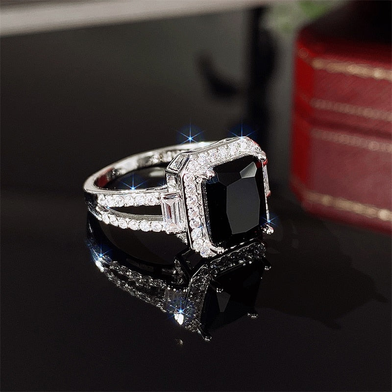 Graduation Gift Temperament Men Wedding Finger Rings with Black Crystal Zirconia Trendy Party Accessories Fashionable Design Jewelry Gift