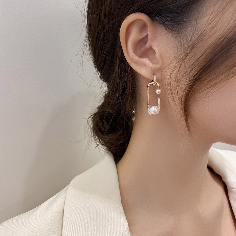Christmas Gift 2023 New Design Pearl Irregular Pin Dangle Earring For Woman Fashion Korean Jewelry Luxury Sexy Girl's Party Wear Earrings