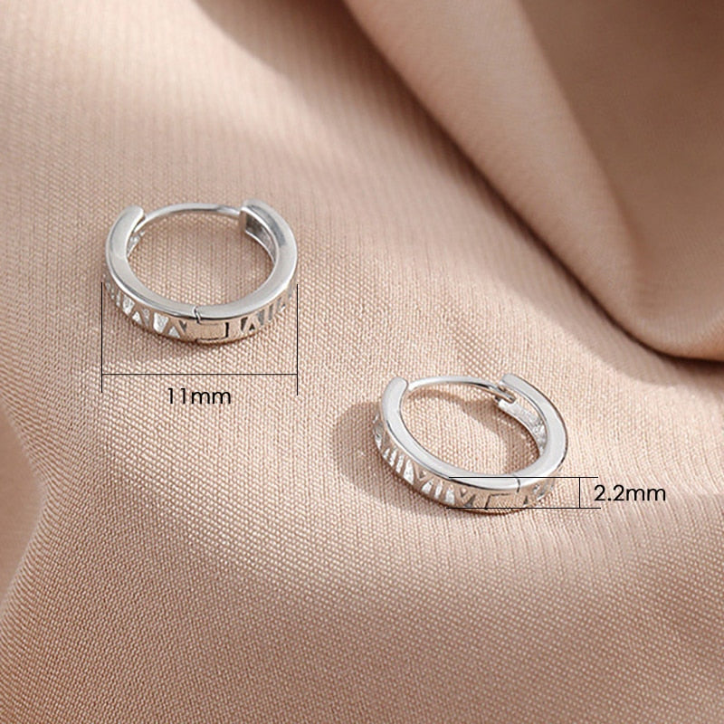 Aveuri Unisex Little Mobius Hoop Earrings For Women Simple Geometric Circle Silver Color Party Gift Fashion Jewelry KBE390