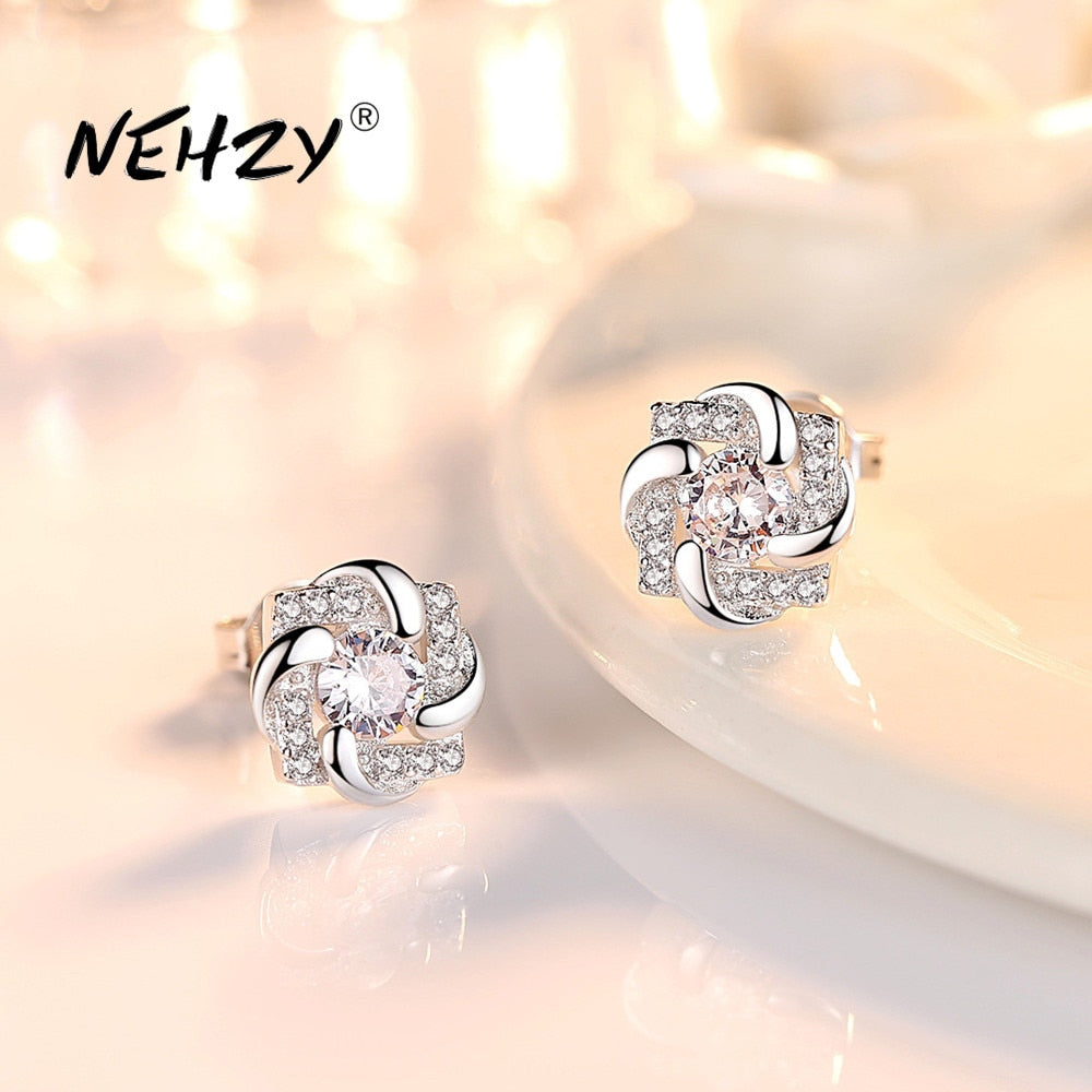 Christmas Gift   Stud Earrings High Quality Woman Fashion Jewelry New Lucky Clover Crystal Zircon Hot Sale Earrings