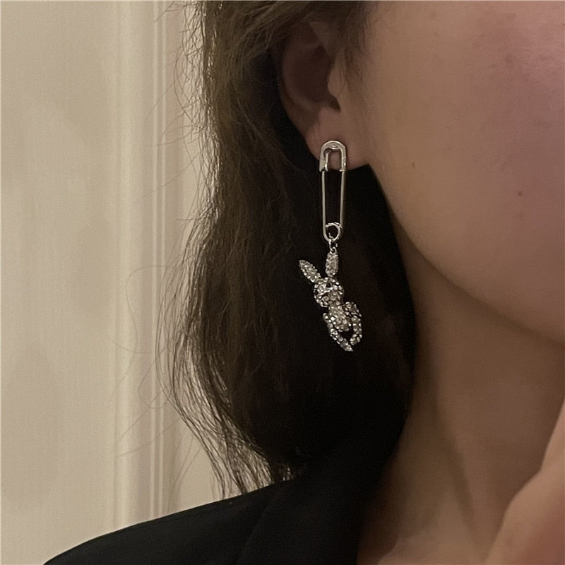 Aveuri 2023 New Korean Fashion Luxury Blingbling Pin Pendant Rabbit Earrings For Women Girls Diablo Hip Hop Punk Party Jewelry