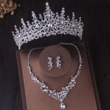 Aveuri 2023 Back To School Gorgeous Silver Color Crystal Bridal Jewelry Sets Fashion Tiaras Crown Earrings Choker Necklace Women Wedding Dress Jewelry Set