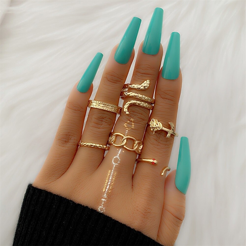 Aveuri Punk Vintage Gold Wide Chain Rings Set For Women Girls Fashion Irregular Finger Thin Rings Gift 2023  Female Jewelry Party