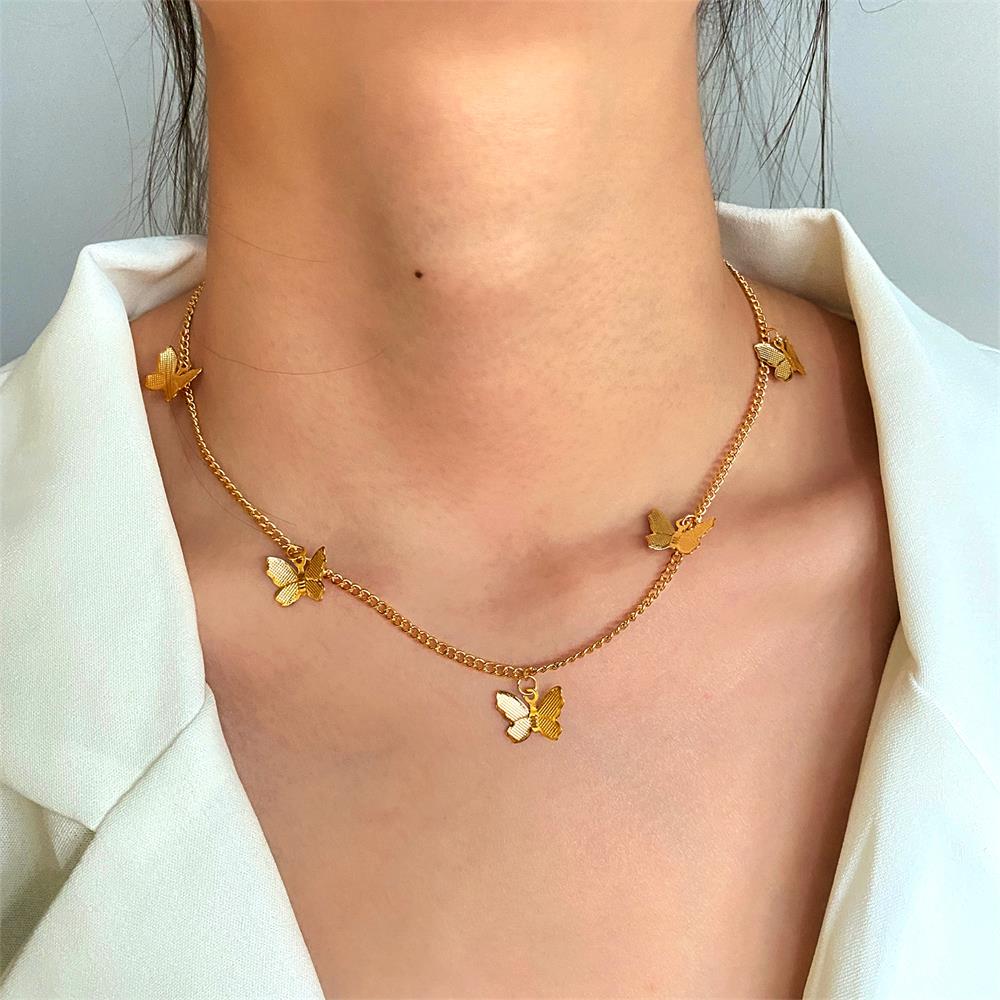Aveuri Vintage Multilayer Pendant Necklace Women Gold Color Beads Moon Star Horn Crescent Choker Necklaces Jewelry